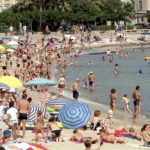 Spiaggia libera: più di 1 italiano su 2 è favorevole alla prenotazione