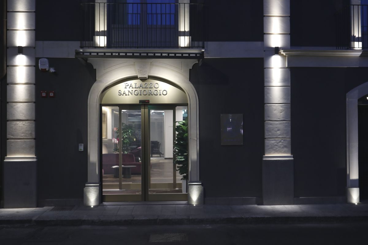Apre Palazzo Sangiorgio nel cuore del centro storico di Catania